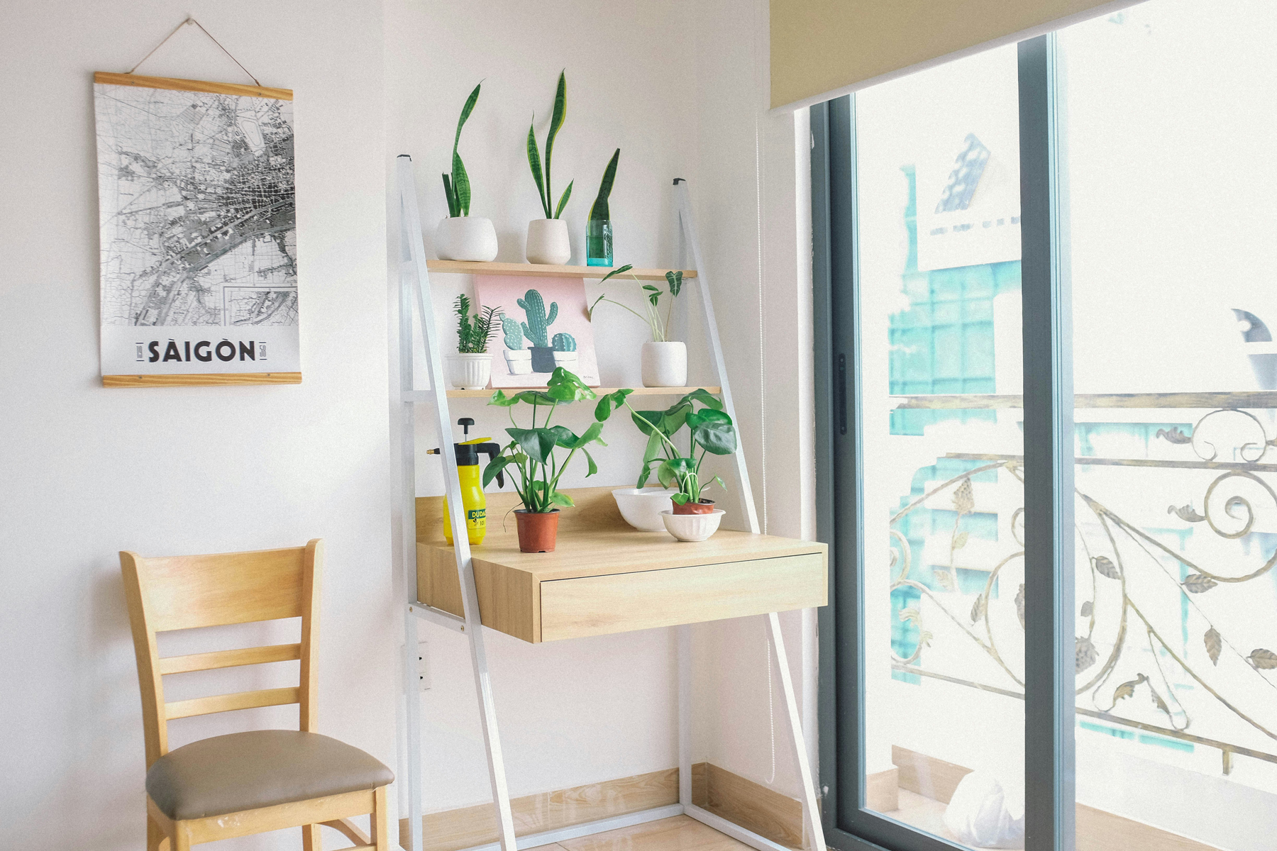 Wohnzimmer mit Zimmerpflanzen